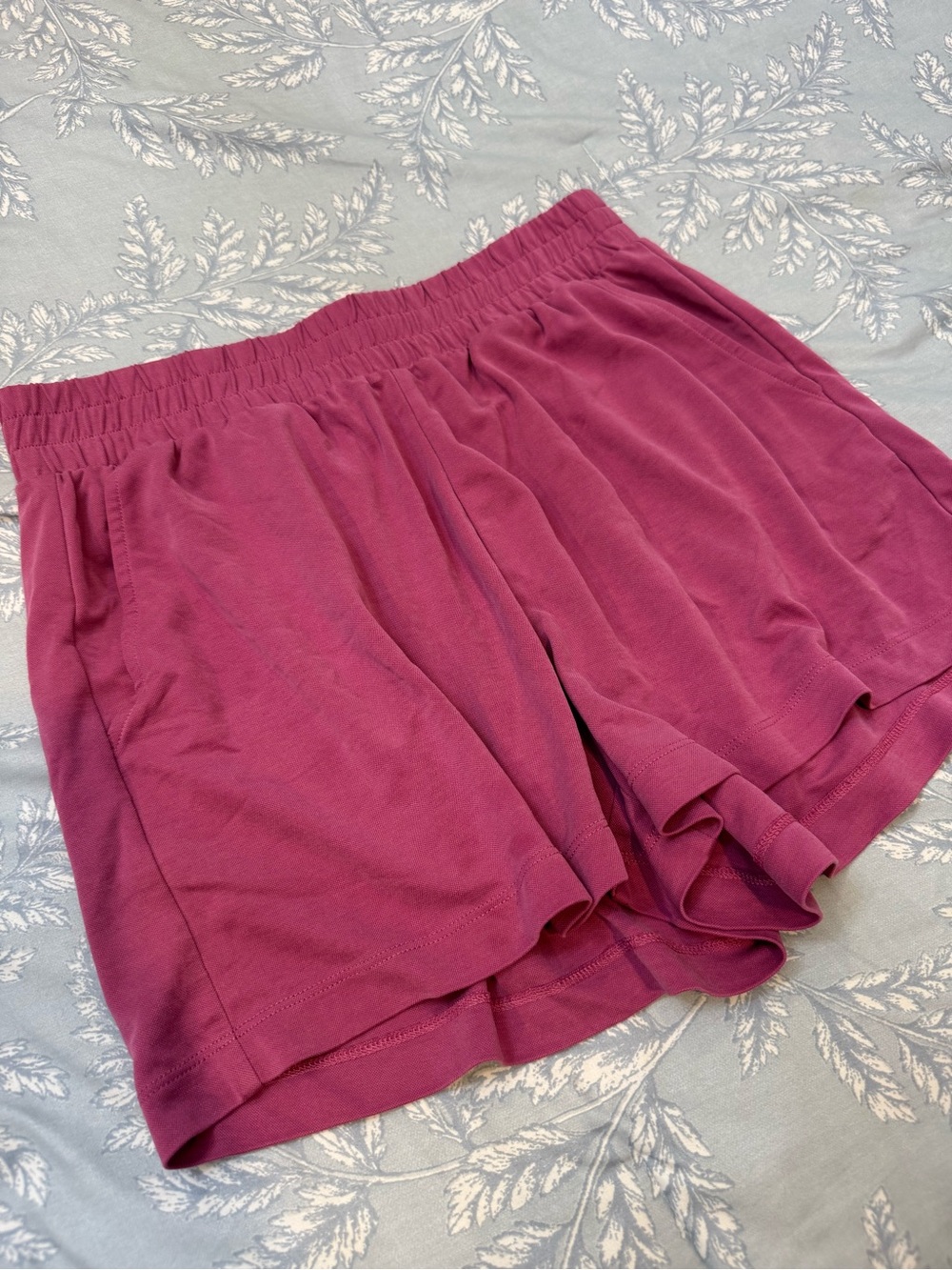 Lou & Grey Magenta Elastic-Waist Athletic Shorts